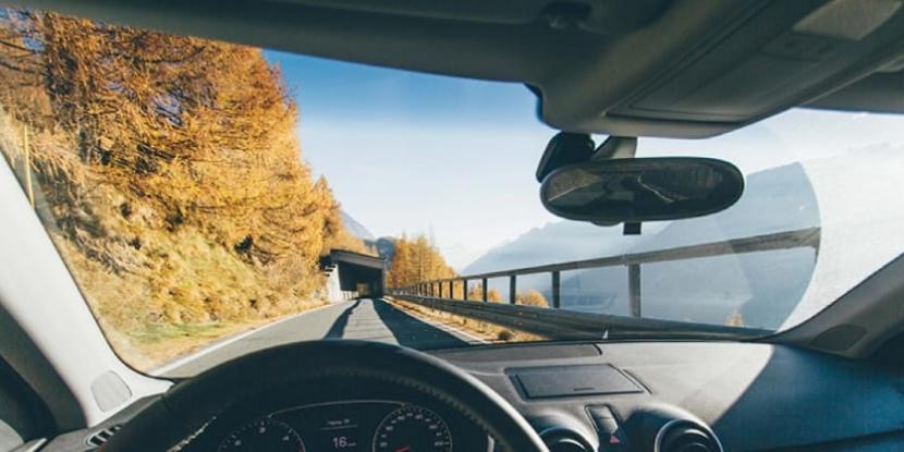 Autoscheiben Windschutzscheiben saeubern putzen Saubere Autoscheiben für eine hervorragende Sicht!