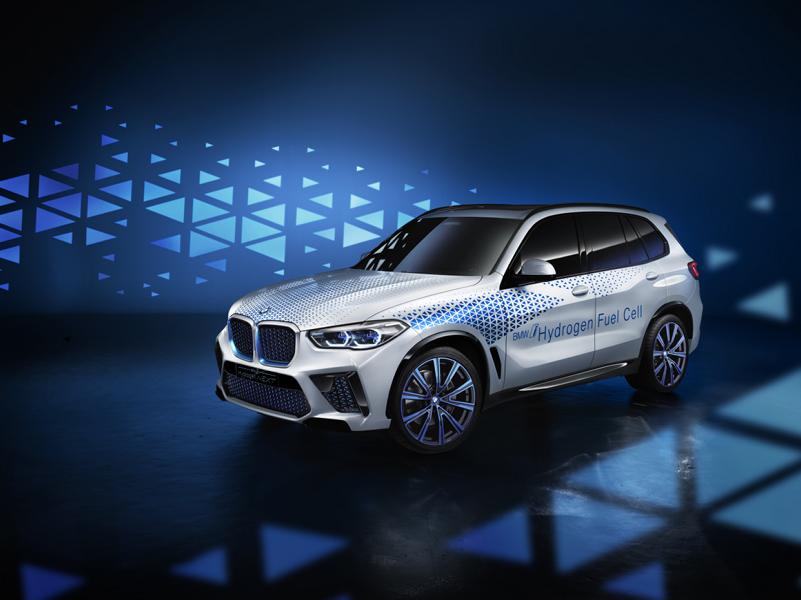 BMW i Hydrogen NEXT con trazione elettrica a celle a combustibile a idrogeno