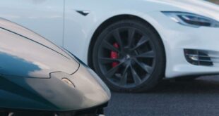 Vídeo: Jaguar XE SV Project 8 vs. Mercedes-AMG A45s!