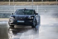 Record: 2020 Porsche Taycan with the longest electric car drift!