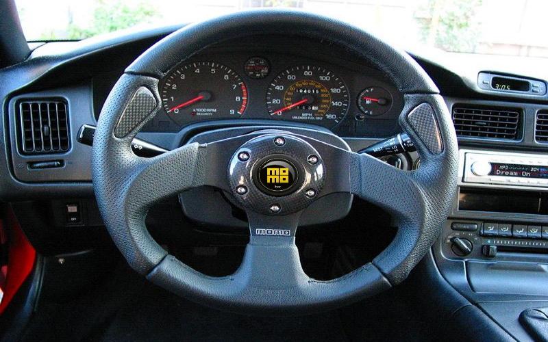 The eye-catcher in the interior! The modified horn button!