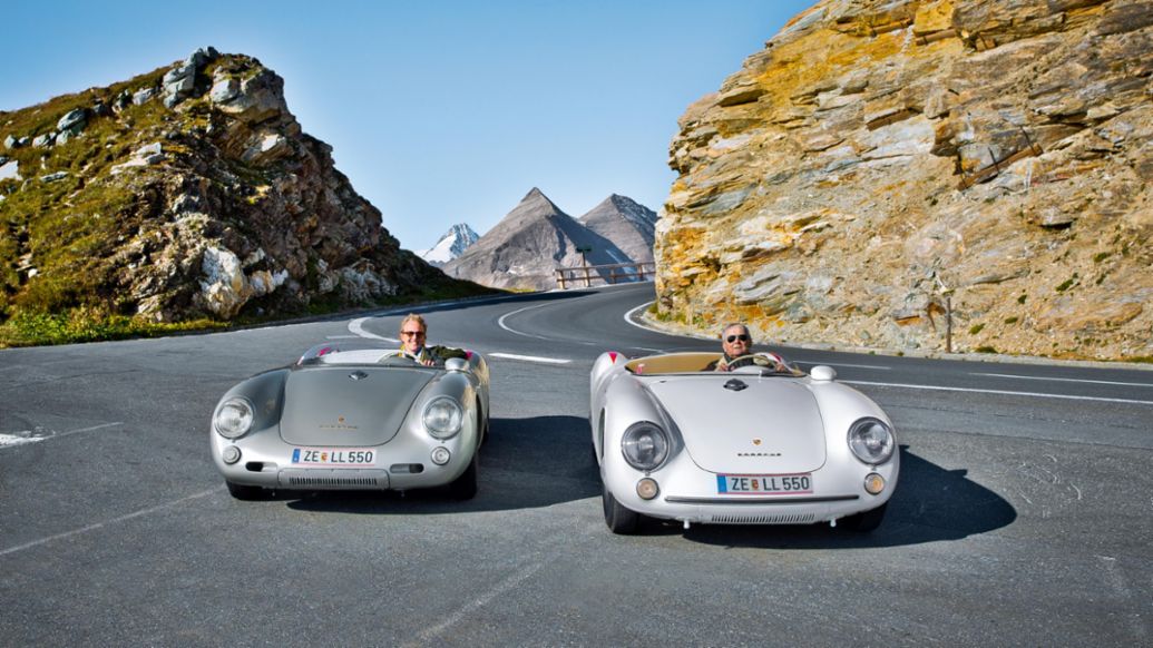 Porsche 550 Spyder Oldtimer 113 3 Dr. Wolfgang Porsche & Sohn Ferdinand im Porsche 550 Spyder!