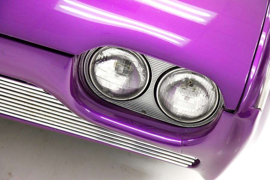 1962 Ford Thunderbird „Phat-Mobile” w kolorze lawendowo-fioletowym!
