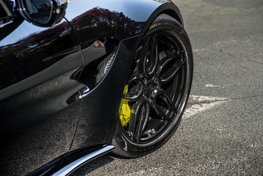 Böse &#8211; Aston Martin Vantage auf ADV.1-Wheels Felgen!