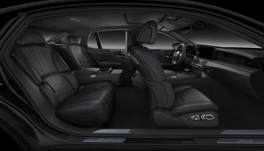 Lexus LS met handgemaakt ‘Time in Design’-interieur!