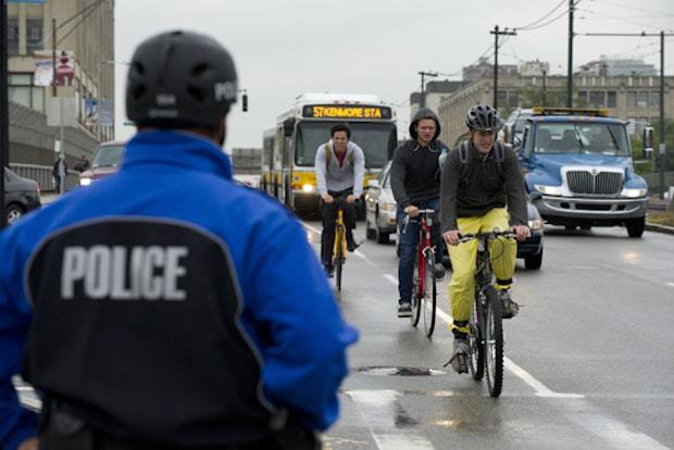 Polizei E Bike Tuning Mit Tuning fährt das E Bike ohne Probleme 50 km/h!