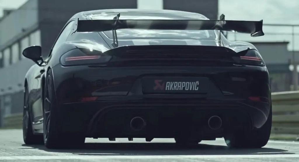 Video: Porsche 718 Cayman GT4 met Akrapovic-uitlaat!