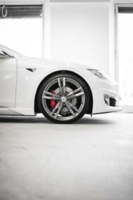 Tesla Model S Cabrio Tuner Ares Design 6 190x285 Perfekt   Tesla Model S Cabrio vom Tuner Ares Design!