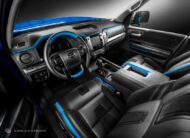 Toyota Tundra en Voodoo Blue con interior Carlex Design.