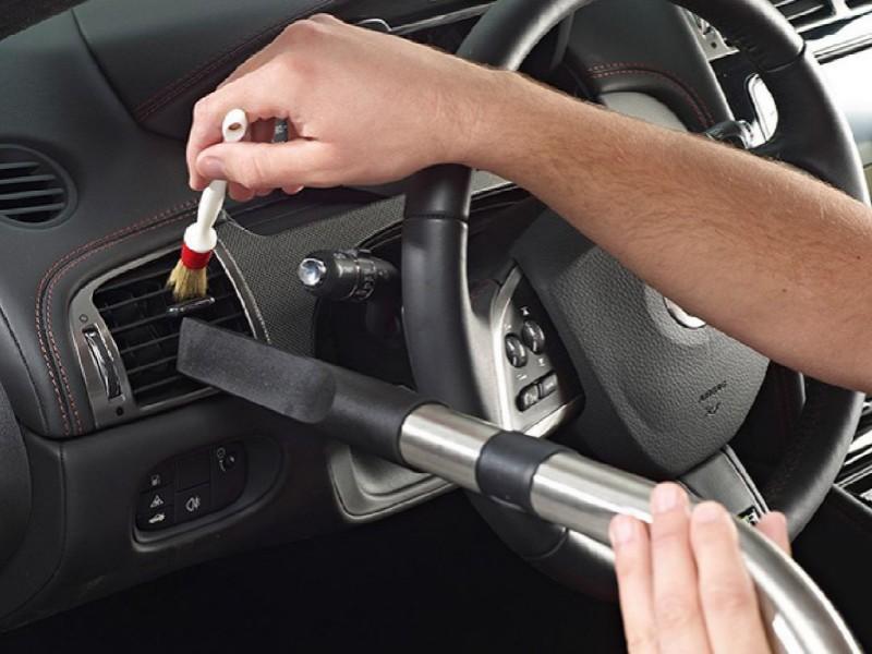 Innenraumreinigung auto saeubern Interieur anleitung Innenraumreinigung: Das ist notwendig für ein gepflegtes Auto
