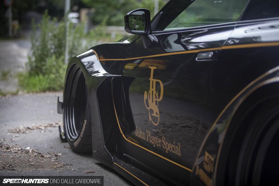 Ultrabrede JPS widebody Nissan GT-R (R35) met airride!