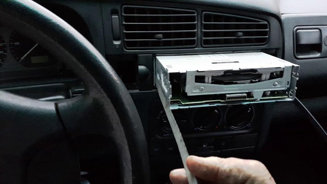 DIY: Das Autoradio korrekt einbauen und anschließen!