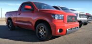 Vidéo: 2 x compresseur Toyota Tundra contre RAM TRX!