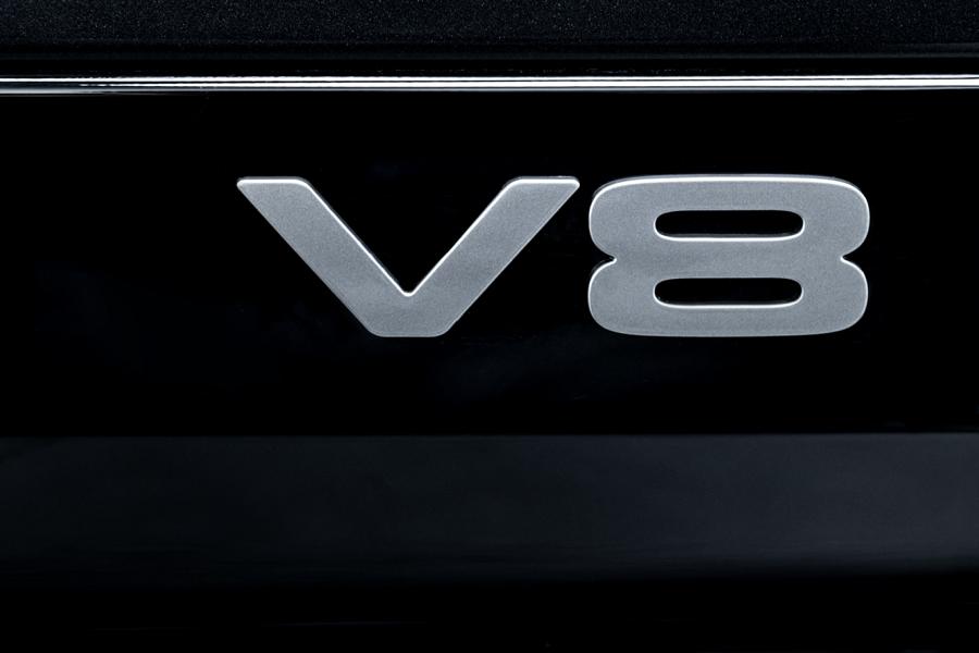 V8-Kompressormotor mit 525 PS im Land Rover Defender!