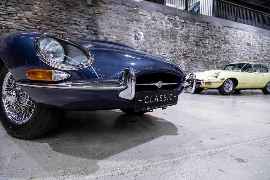 De legendarische Jaguar E-Type viert zijn 60e verjaardag.