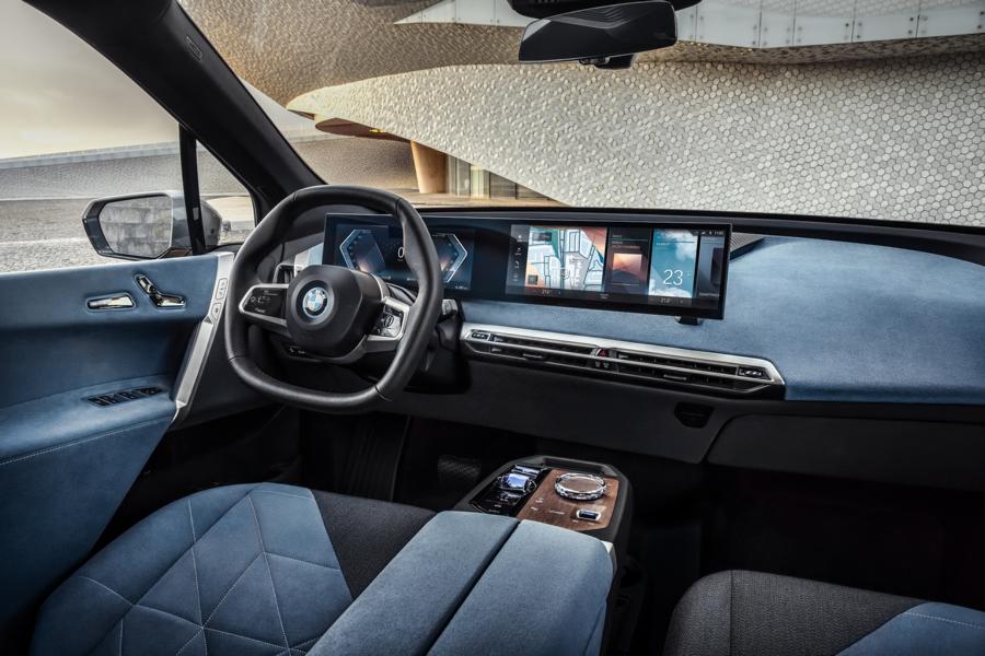 World premiere: BMW iX xDrive40 and the new iX xDrive50!