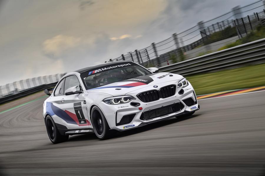 ¡RECARO equipa los vehículos de alto rendimiento de BMW para las carreras de clientes!