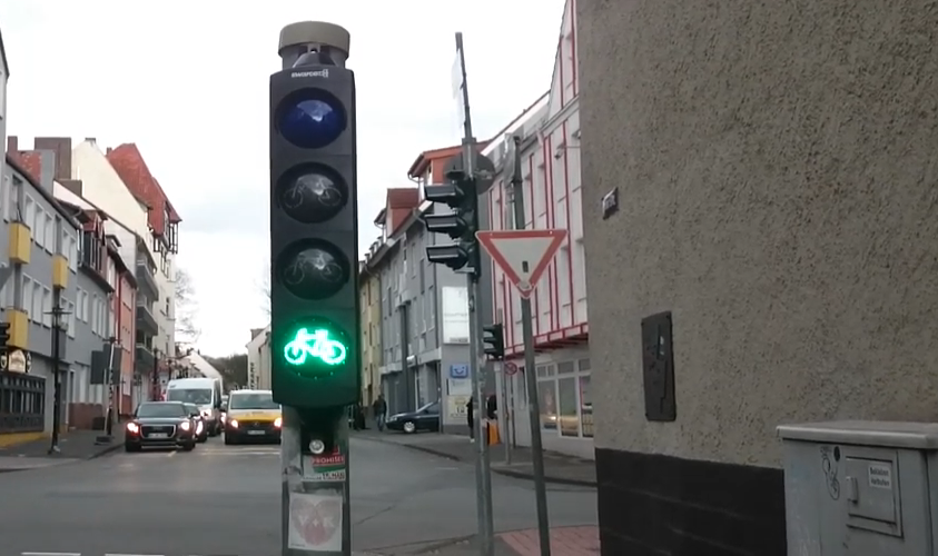 Knoglemarv Irreplaceable Inspirere Hildesheim causes confusion with blue traffic lights!
