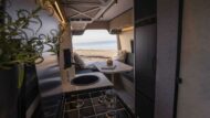 Ceramic grill and minibar in Loef's new 2021 camper!