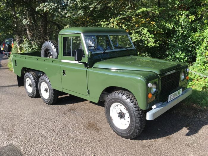 Land Rover Defender as a 6 × 6 pickup? Already in 1981!