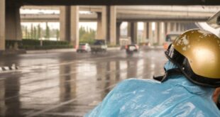 autobahnbruecke regen motorrad halten parken strafe e1614944882113 310x165 Verkleidungsscheibe »TOURING« für die BMW R 18!