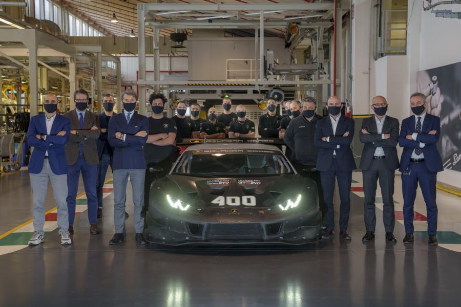 400e voiture de course Huracán: Lamborghini célèbre une étape importante!