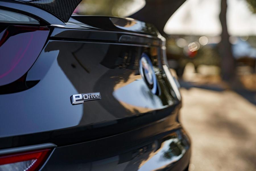 BMW I8 Roadster Bespoke Carbon Edition 5