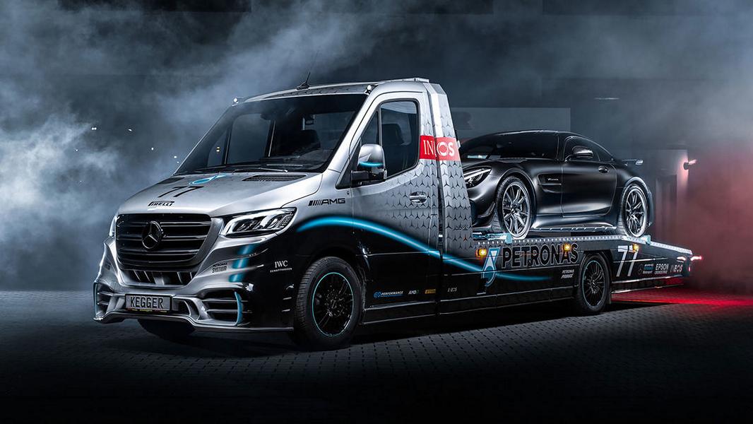 Kegger Mercedes Sprinter Abschlepper Petronas Edition 13 Autopanne auf der Autobahn? Das gilt es zu tun!