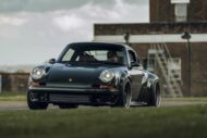Singer reimagined Porsche 911 DLS in Oak Green Metallic!