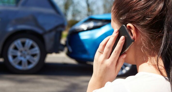 Unfallschaden melden Versicherung Unfallort e1619251402128 Hohe Strafen bei Fahrerflucht: darauf muss man achten!