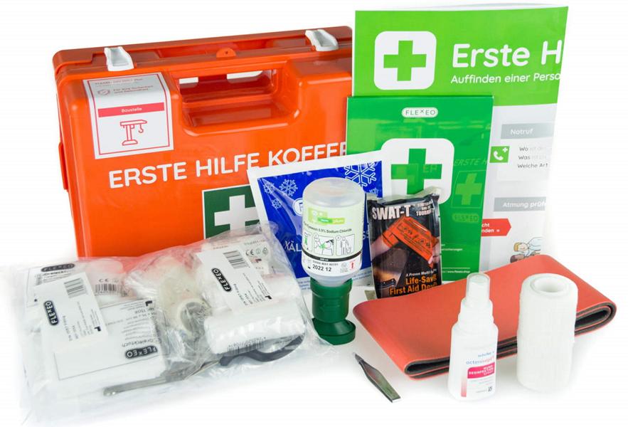 First aid kit / first aid kit - it has to be put in!