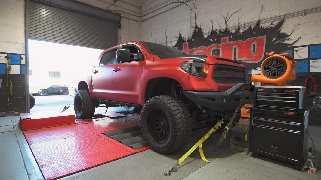 Video: pneumatici da 38 pollici su una Toyota Tundra da 550 PS!