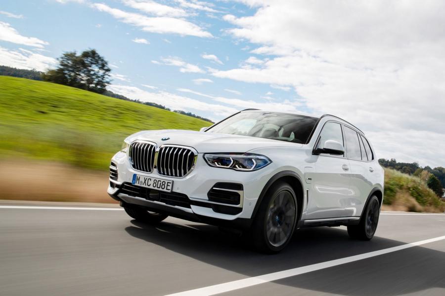 BMW X5 plug-in hybrid on Pirelli natural rubber tires!