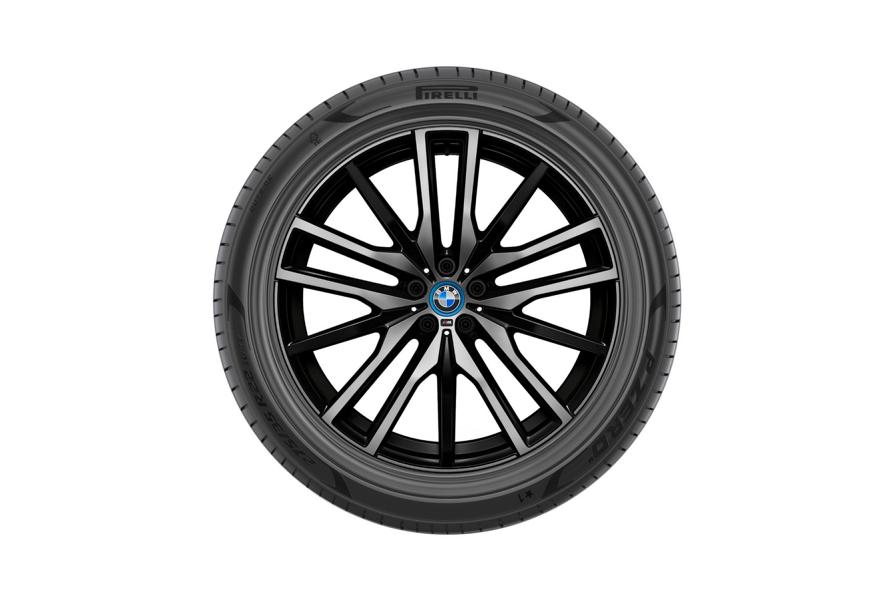 BMW X5 Plug In Hybrid Pirelli Naturkautschuk Reifen 3