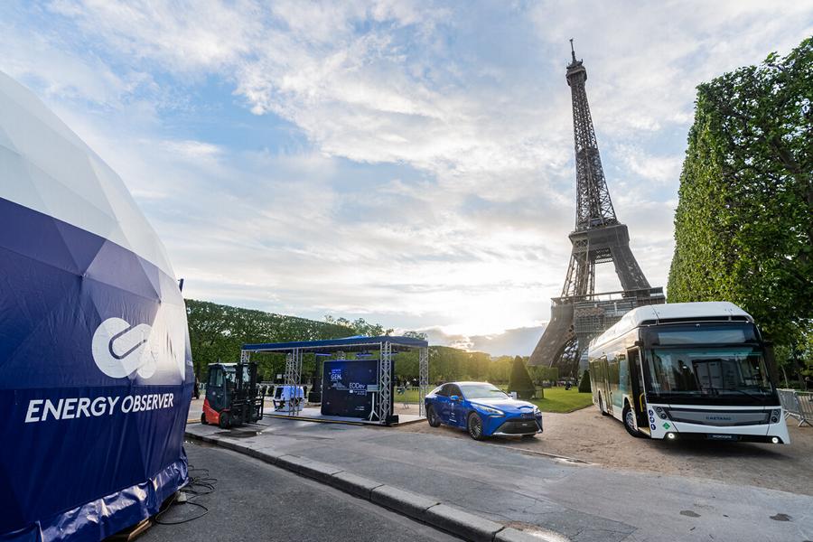 ¡La tecnología de pila de combustible de Toyota pone a la Torre Eiffel en el centro de atención!