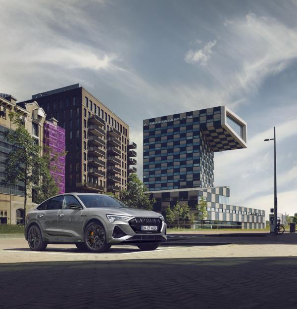 Modeljaar 2022: de Audi e-tron S line als Black Edition!