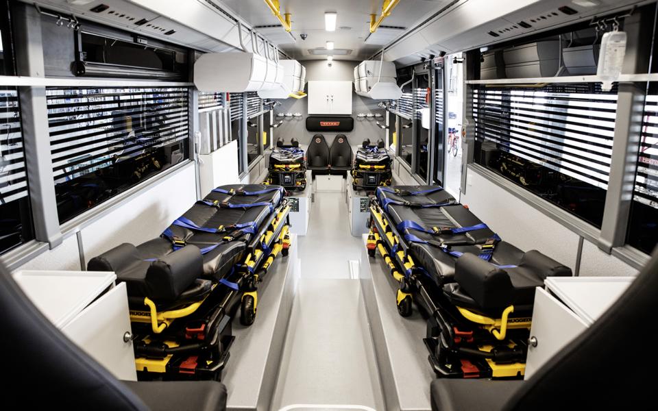 Setra Low Entry becomes an ambulance with four intensive care beds