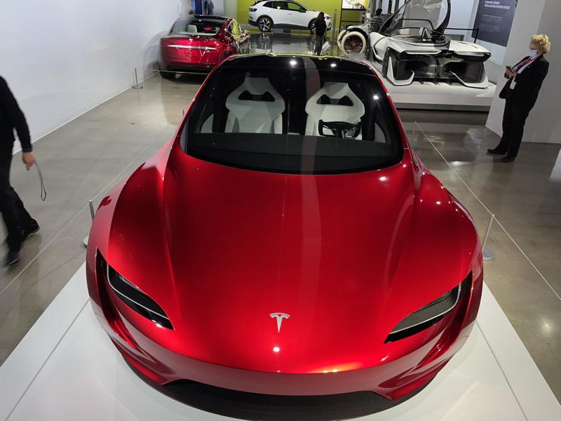 SpaceX Paket Am 2022 Tesla Roadster 8