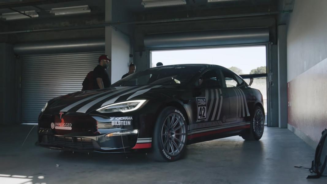 Tesla Model S Plaid Limousine fährt Nürburgring-Rekord!