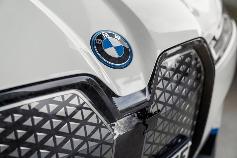BMW iX Fahrerassistenzsysteme 6 Bald mit 600 PS: BMW bestätigt den iX M60 Stromer!