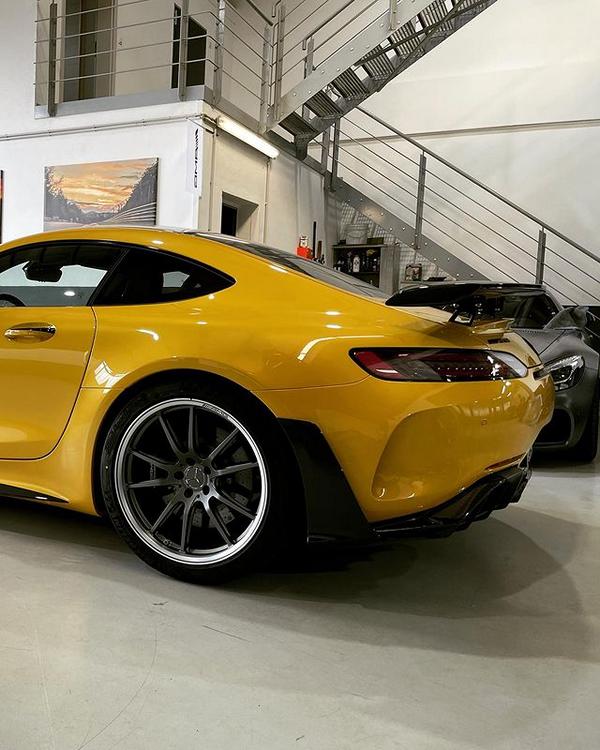 Mercedes AMG GT R In Solarbeam Yellow 3
