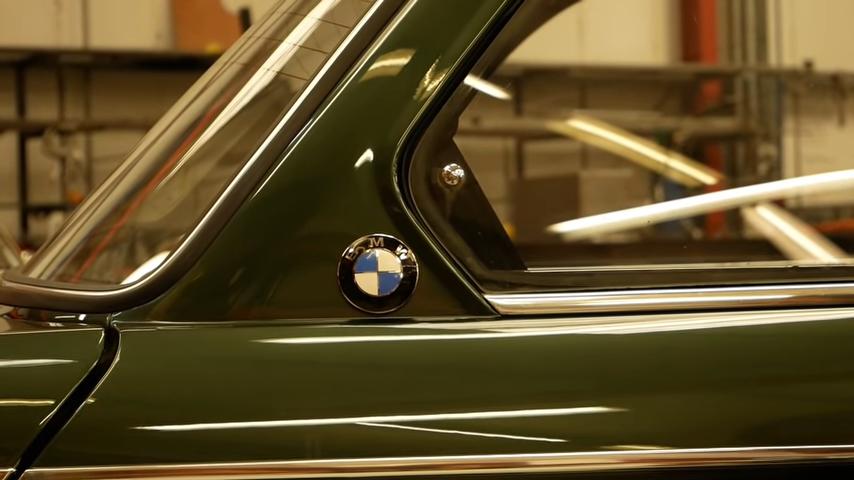 Coupé BMW 1602 classique converti en propulsion électrique !