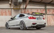 BMW M4 Coupe Weiss F82 Heck Nah 190x116