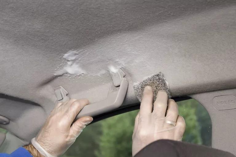 Dachhimmel reinigen Fahrzeug Autohimmel Anleitung Pflegetipp: Den Dachhimmel vom Fahrzeug richtig reinigen!
