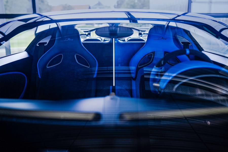 Finaler Bugatti Divo EB 110 LM Blue 9 Finaler Bugatti Divo an Kunden aus Europa ausgeliefert!