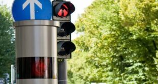 ampelblitzer Bussgeld strafe 310x165 Rotlichtverstoß: Das droht Autofahrern wenn es blitzt!