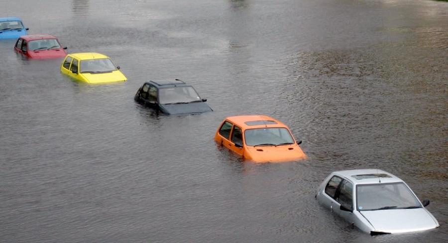 Hochwasser Auto Motor Versicherung 5