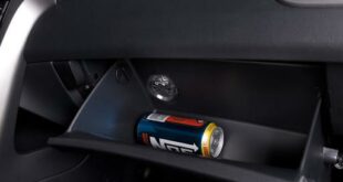 Retrofitting an air-conditioned glove box 3 310x165 McLaren Automotive celebrates the 100th dealer opening