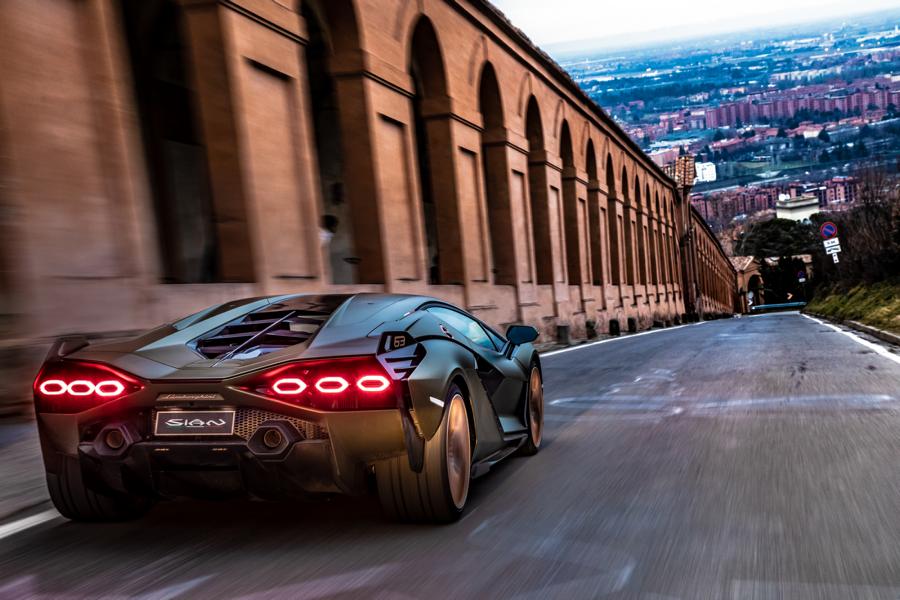 Lamborghini Sián homage the Bologna&#8217;s arcades UNESCO heritage