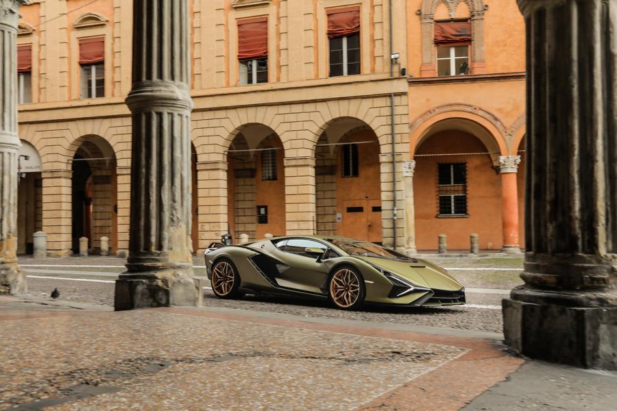 Lamborghini Sian Homage Bolognas UNESCO Heritage 7